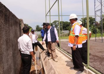 Wakil Bupati Sukabumi H. Iyos Somantri Tinjau Pembangunan Mini Soccer Cikiray