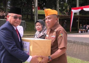 H. Iyos Somantri Hadiri Upacara Hari Pahlawan di lapang Monumen Palagan Bojongkokosan