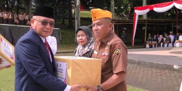 H. Iyos Somantri Hadiri Upacara Hari Pahlawan di lapang Monumen Palagan Bojongkokosan