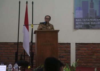 SEKDA ADE SURYAMAN BUKA BIMTEK DESK PENYUSUNAN INDIKATOR KINERJA KUNCI LPPD 2022