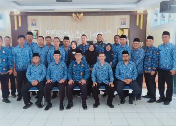 Kenang Jasa Pahlawan, Pegawai Dinas PU Kabupaten Sukabumi Mengheningkan Cipta Bersama