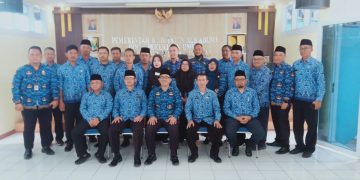 Kenang Jasa Pahlawan, Pegawai Dinas PU Kabupaten Sukabumi Mengheningkan Cipta Bersama