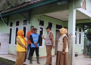 WABUP SUKABUMI TINJAU POSKO PELAYANAN TERDAMPAK GEMPA DI CARINGIN DAN NAGRAK