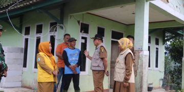 WABUP SUKABUMI TINJAU POSKO PELAYANAN TERDAMPAK GEMPA DI CARINGIN DAN NAGRAK