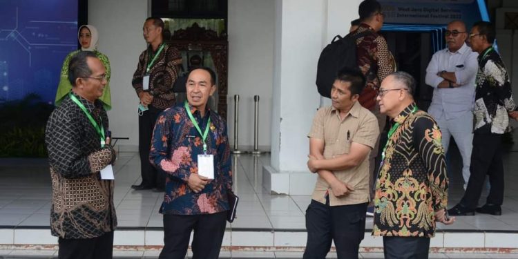 Iyos Soemantri : Di Era Serba Cepat, Digitalisasi Harus Dibumikan