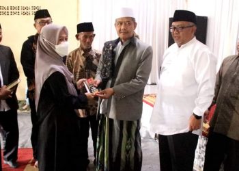 Bupati Sukabumi H. Marwan Hamami membuka Tahsinul Qiroah Litahfidzil Quran di Desa Sukadamai