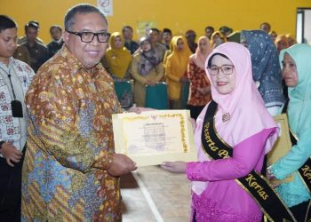 600 wisudawati ‘Perahu Kertas’  Dikukuhkan  Bupati Sukabumi H. Marwan Hamami