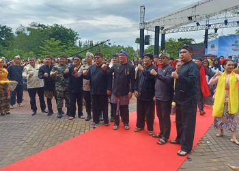 Hadiri Riksa Budaya Sabilulungan di Palabubanratu, Ini Kata Gubernur Jabar