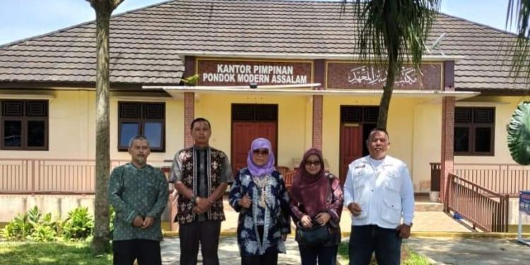 DINAS PERIKANAN VERIFIKASI BUDIDAYA SIDAT DI ASSALAM, PENGEMBANGAN EKONOMI MANDIRI BERBASIS PEMBERDAYAAN