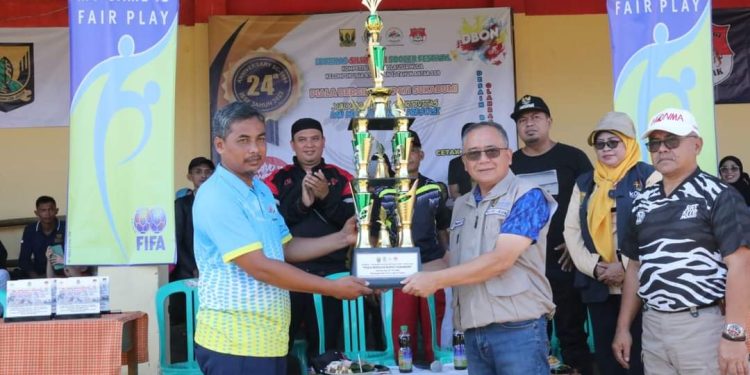 Wabup Sukabumi H.Iyos Somantri Buka Kompetisi Sepak Bola Usia Muda Antar Sekolah Sepak Bola (SSB)
