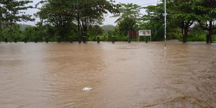 Curah Hujan Tinggi, SDN Gunung Sentul di Kecamatan Ciemas Terendam Banjir
