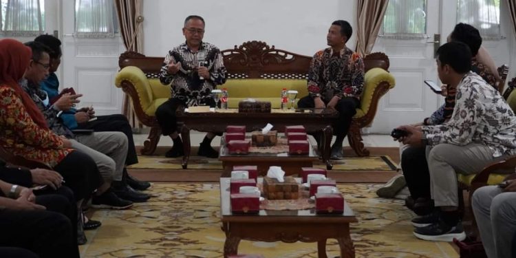 WABUP PAPARKAN PENANGANAN STUNTING DI KABUPATEN SUKABUMI KEPADA TPPS PROVINSI JABAR