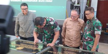 Wabup Sukabumi Dampingi Pangkostrad Letnan Jendral TNI Maruli Simanjuntak Panen Jagung