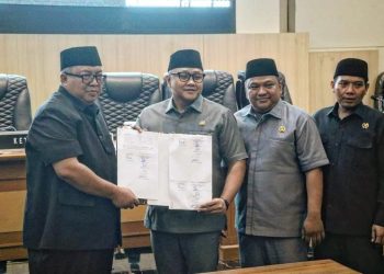 Bupati Sukabumi Sampaikan Pendapat Akhir Atas Dua Raperda pada Rapat Paripurna DPRD