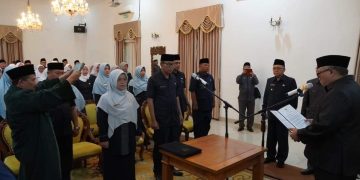 PELANTIKAN PENGAWAS DAN KEPALA SEKOLAH, BUPATI MINTA KINERJA BAIK UNTUK TINGKATKAN SDM
