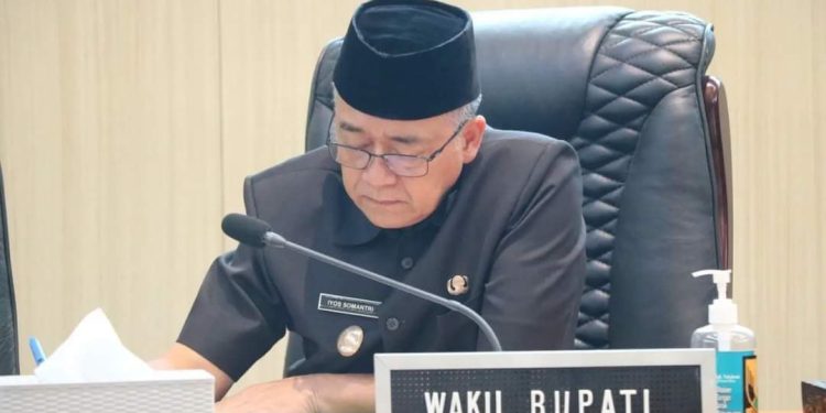 PARIPURNA DPRD, BUPATI SAMPAIKAN EMPAT POINT PENTING TENTANG RAPERDA KABUPATEN LAYAK ANAK