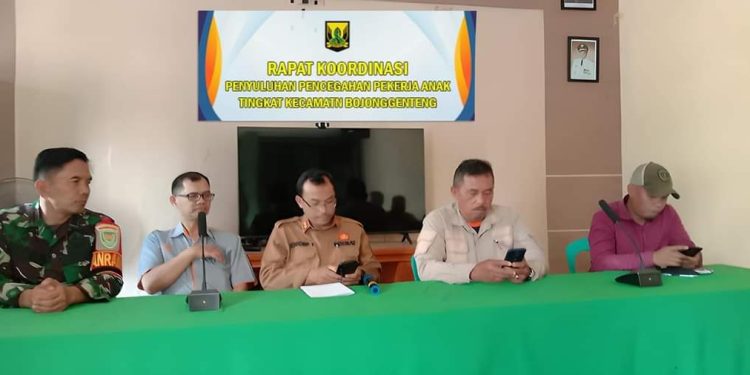 ANTISIPASI PEKERJA ANAK DIBAWAH UMUR, CAMAT BOJONGGENTENG GELAR PENYULUHAN