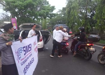 Berbagi Kebahagian,  SMSI Sukabumi Raya Kembali Bagikan Ratusan Takjil  di Bulan Ramadhan 1444 H