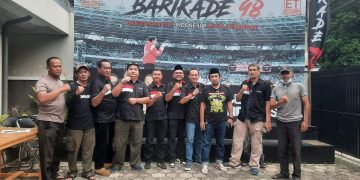 DPN Barikade 98 Berbagi Keberkahan Ramadhan 1444 H dengan Bagikan Ratusan  Paket Sembako
