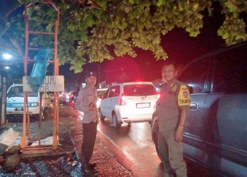 Petugas Sukses Atasi Kemacetan Arus Balik di Pertigaan Bagbagan, Palabuhanratu