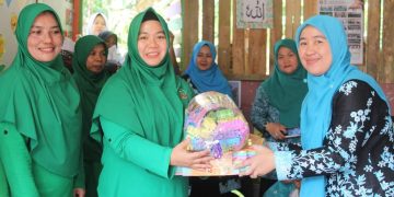 TMMD- TNI dan Persit Kodim 0622 Sukabumi Beri Penyuluhan dan Bantuan Bagi Anak Usia Dini dan Ibu PKK
