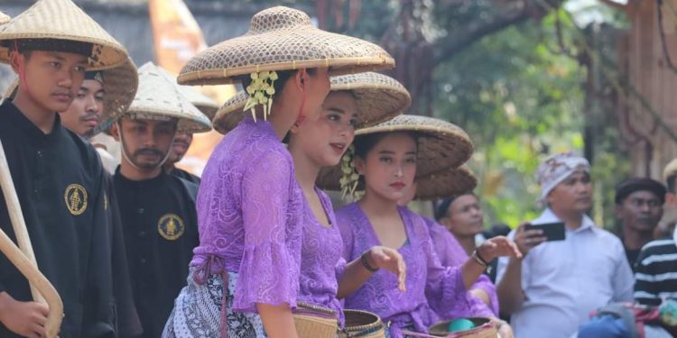Seren Taun Kasepuhan Sinar Resmi ke-444, Abah Asep: Syukuri Segala Nikmat