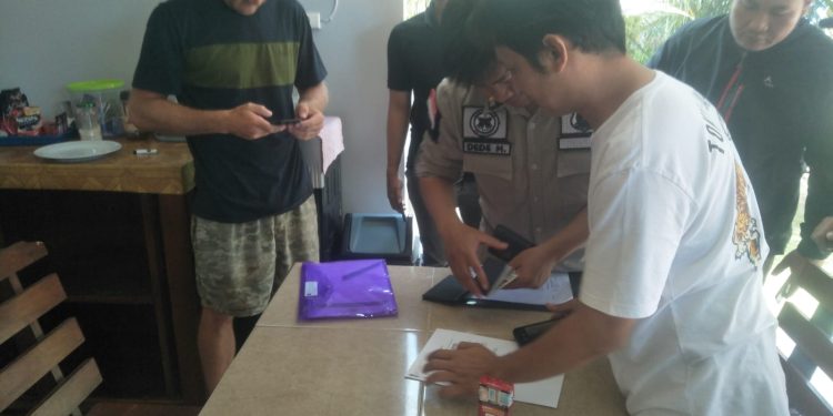 Operasi Tim Pora di Kawasan Wisata Ujung Genteng Ciracap, Sasar Warga Asing