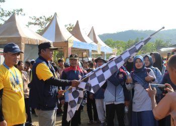 Jalan Santai Meriahkan Syukuran Nelayan Ke-66 Pantai Palangpang Ciletuh