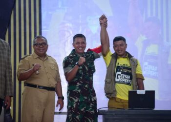 GEBYAR SIPENYU; BAGIKAN 10 HADIAH UMROH BAGI KADUS DAN WARGA TAAT PAJAK