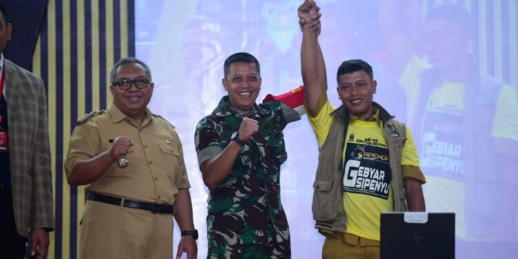 GEBYAR SIPENYU; BAGIKAN 10 HADIAH UMROH BAGI KADUS DAN WARGA TAAT PAJAK