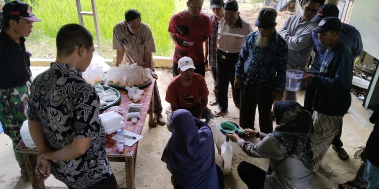 Disbun Jabar Latih Petani Cengkeh Ciemas Terapkan Pengendalian Hama Terpadu Berbasis Organik