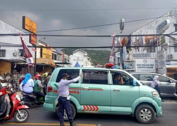 Lokasi Tidak Memadai, Pengundian Nomor Urut Paslon di KPUD Kabupaten Sukabumi Picu Kemacetan Parah