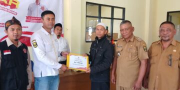 Peringati HUT Karang Taruna ke-64, Karang Taruna Ciemas Salurkan Bantuan Sosial