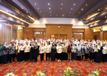Pj Wali Kota Bandung Lantik Pengurus Baru Forum Puspa, Dorong Perlindungan Perempuan dan Anak