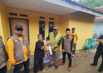 15 Tahun Menunggu, Guru Ngaji Sukabumi Akhirnya Punya Rumah Layak Huni Berkat Asep Japar