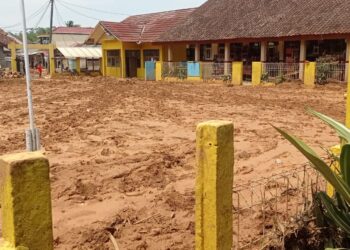 Butuh Alat Berat untuk Atasi Material Lumpur Pascabanjir dan Longsor di Desa Ciemas