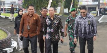 SEKDA HADIRI KUNJUNGAN KERJA PANGLIMA TNI KE MAKODIM 0607/KOTA SUKABUMI