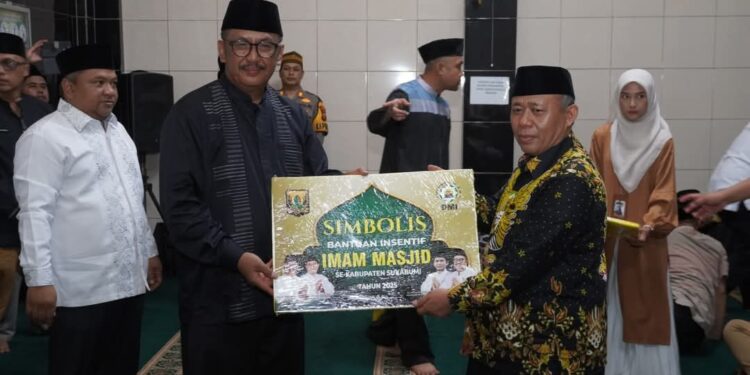 “Muhibah Ramadhan di Cibadak: Bupati Asep Japar Berikan Doa untuk Masyarakat Terdampak Bencana