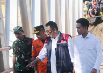 Wapres dan Bupati Sukabumi Tinjau Kondisi Jembatan Putus di Bojongkopo, Simpenan
