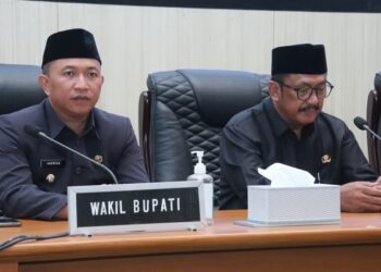 BUPATI DAN WAKIL BUPATI SUKABUMI HADIRI RAPAT PARIPURNA DPRD AGENDA PENYAMPAIAN PANDANGAN FRAKSI