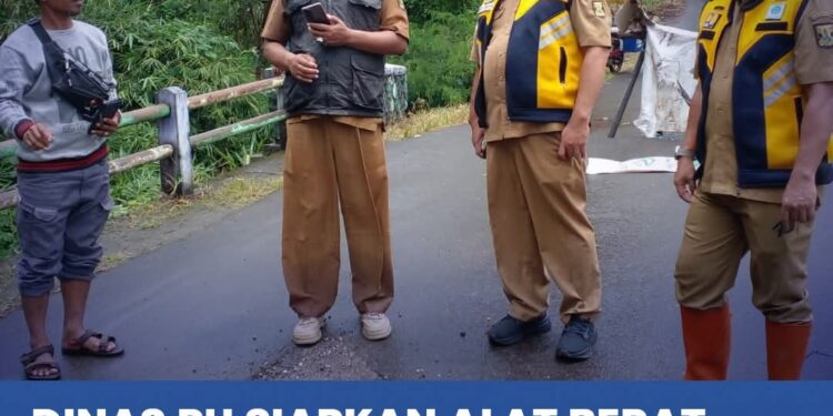Dinas PU Siapkan Alat Berat untuk Evakuasi Material Longsor di Cibuntu Sukabumi