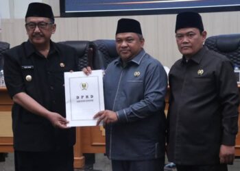 Bupati Hadiri Paripurna DPRD Sukabumi, Terima Rekomendasi LKPJ Tahun Anggaran 2024