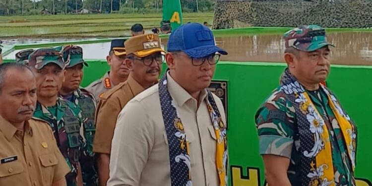 Wamentan dan KSAD Resmikan Sarana Pengairan Pertanian di Desa Ciwaru, Dorong Swasembada Pangan