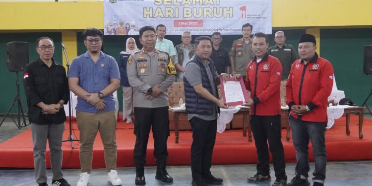 May Day di Sukabumi, Buruh Pilih Curhat dan Halal Bihalal Bersama Wabup