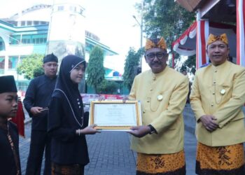 Bupati Sukabumi Pimpin Upacara Hardiknas 2025, Tegaskan Komitmen Pemerintah Bangun Pendidikan Bermutu untuk Semua
