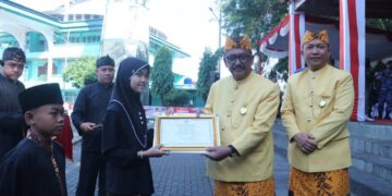 Bupati Sukabumi Pimpin Upacara Hardiknas 2025, Tegaskan Komitmen Pemerintah Bangun Pendidikan Bermutu untuk Semua