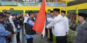 Lepas Calon Haji, Bupati Berpesan: Luruskan Niat, Jaga Kesehatan, dan Harumkan Nama Daerah