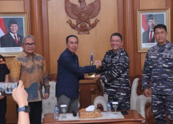 Kunjungan Kerja ke Sukabumi, Danlanal Bandung Tawarkan Bantuan Kemanusiaan dan Program Lingkungan