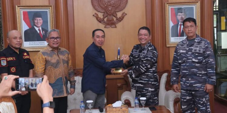 Kunjungan Kerja ke Sukabumi, Danlanal Bandung Tawarkan Bantuan Kemanusiaan dan Program Lingkungan
