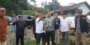Wabup Tinjau Ruas Jalan Eksisting dan Lokasi Terdampak Bencana di Ciambar